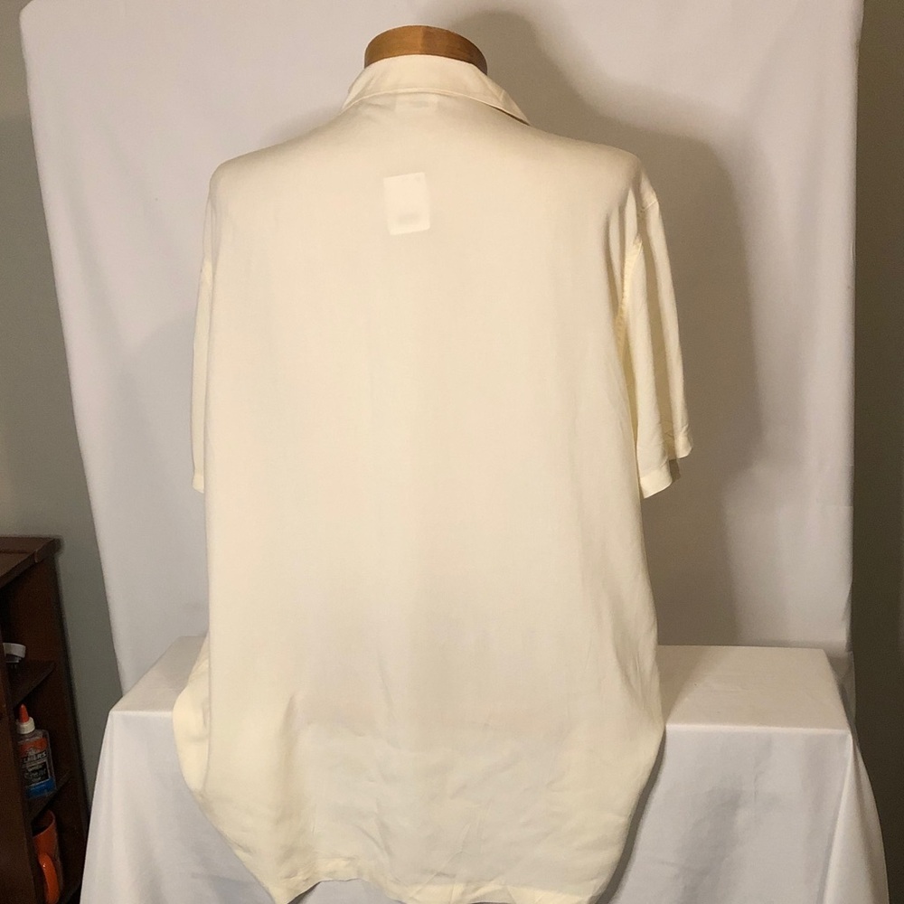Peanuts Cream and Yellow Floral Button Down Shirt - Picture 12 of 14